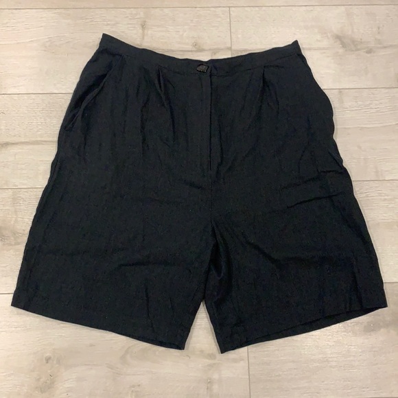 New UO High Waisted Black Linen Shorts size Large - Picture 3 of 10